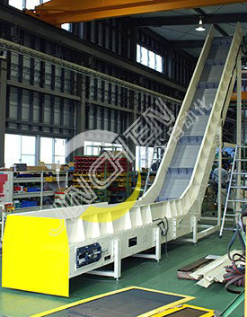 使用現場的鏈板線輸送機